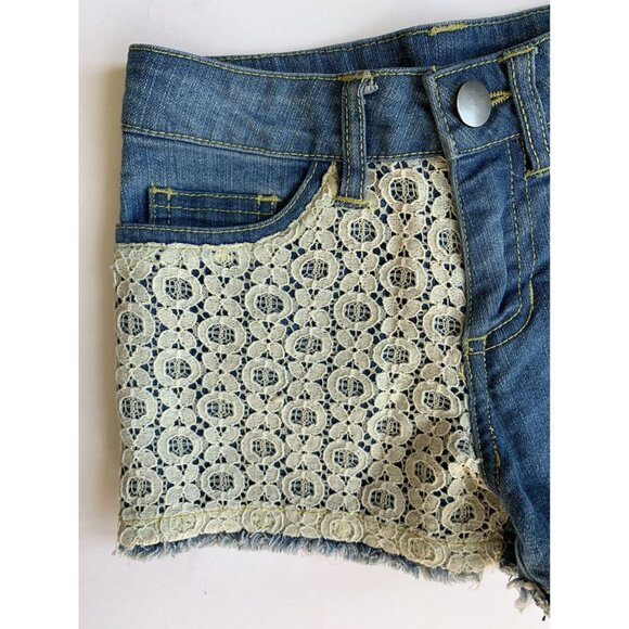 D'Signed Lace Denim Shorts {4/5} - Picture 2 of 5